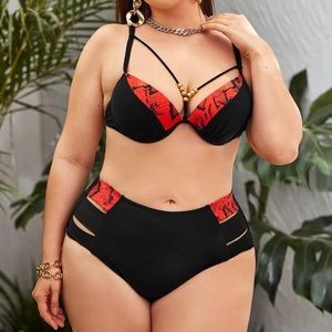 SHEIN Plus Snakeskin Underwire Bikini Swimsuit